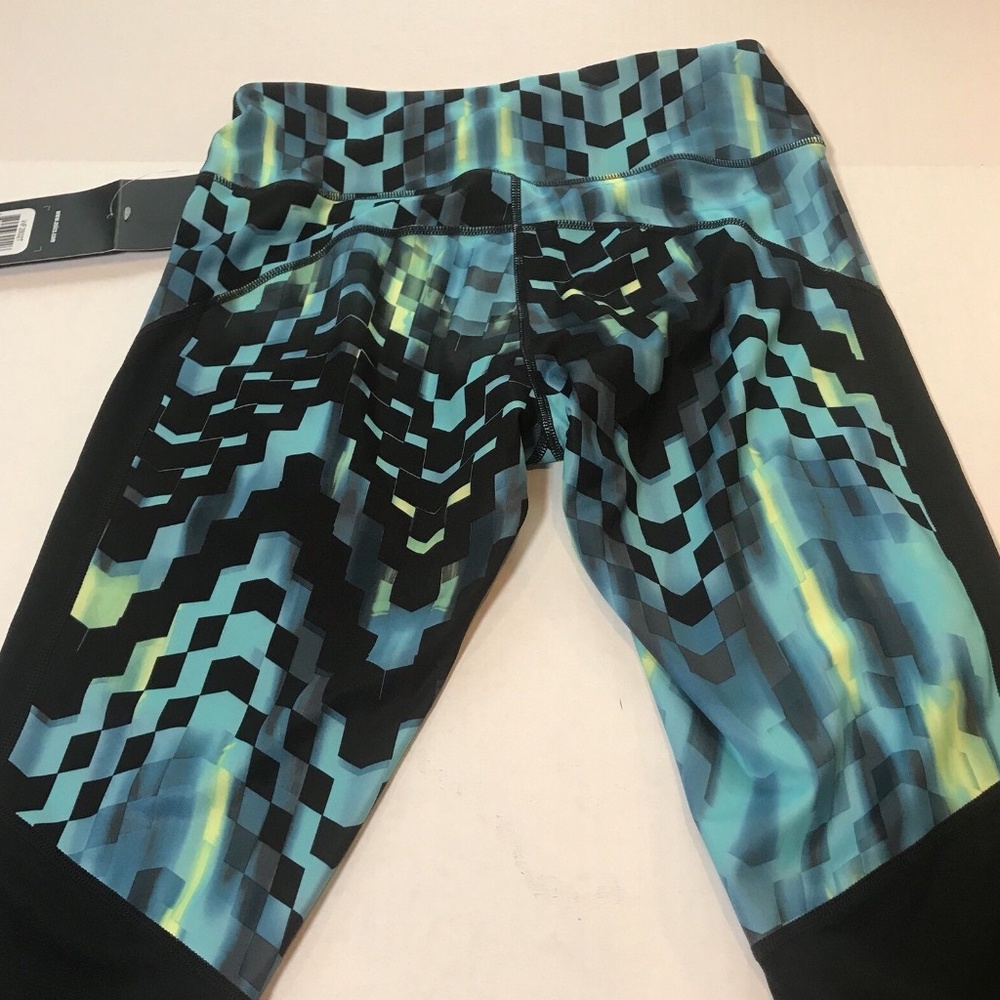 ASICS W Printed Capri Turq Check  leggings  NEW - Picture 6 of 6